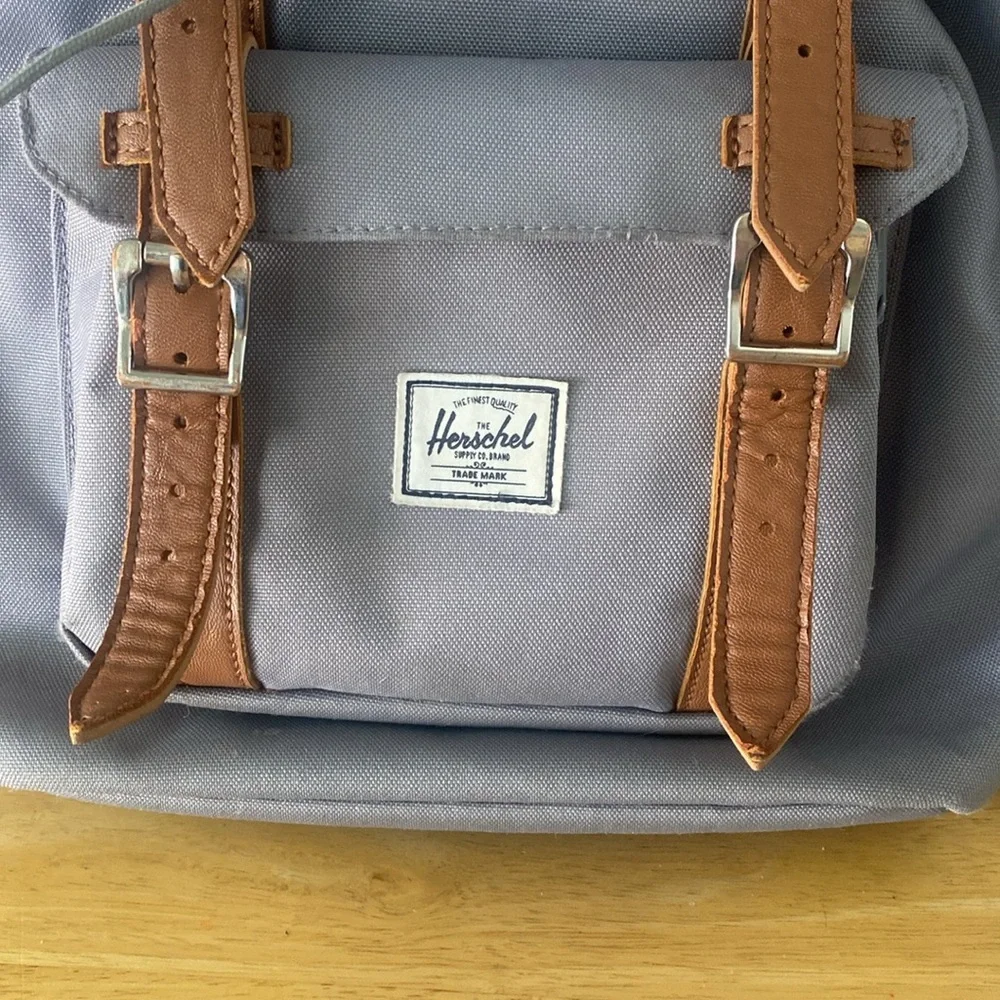 Herschel Supply Company top handle